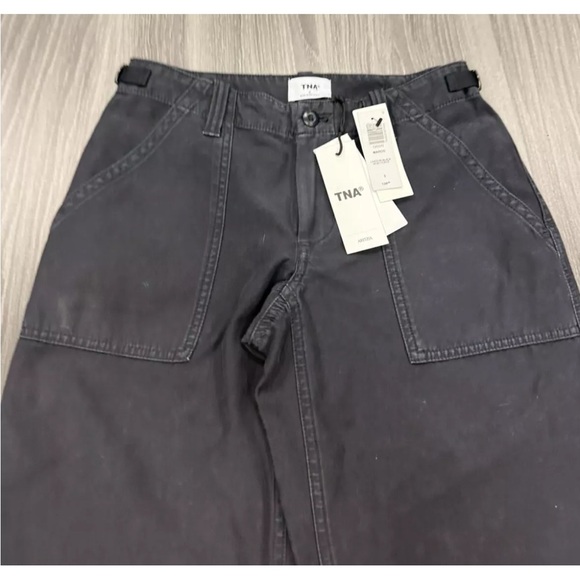ARITZIA TNA Marco Pants Relaxed Super Low Rise Utility Pants BLACK Size 0 - Picture 2 of 8